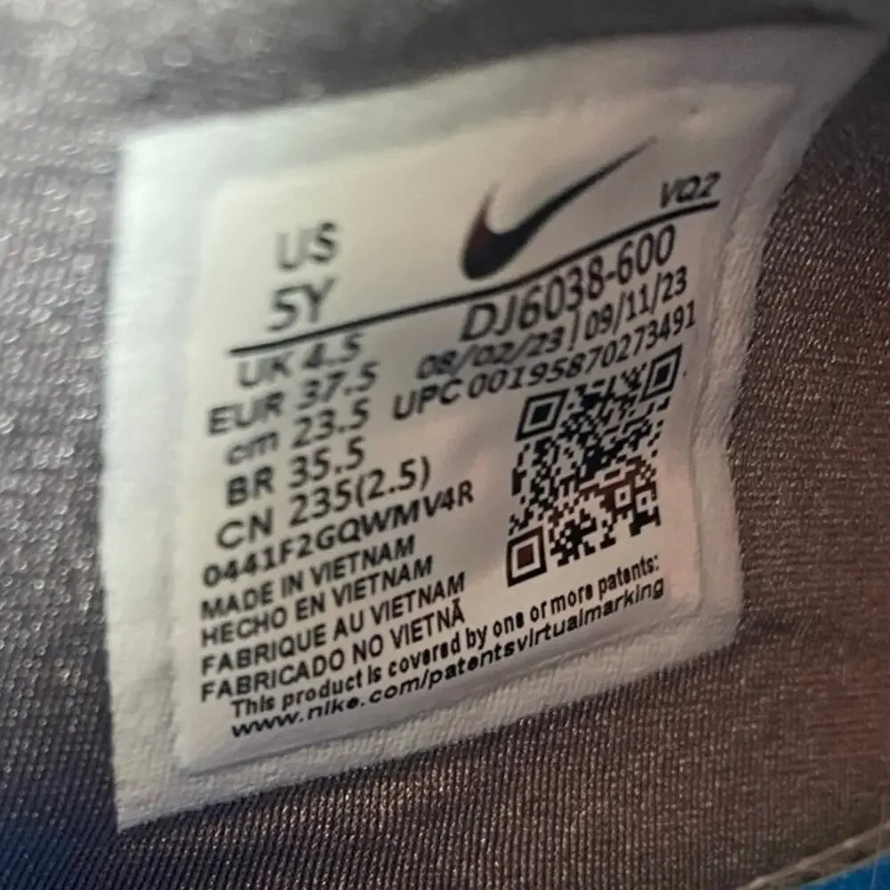 Nike Flex Runner 2 Pink/Grey Kids Sneakers- SZ 5 Y- 6.5 W
